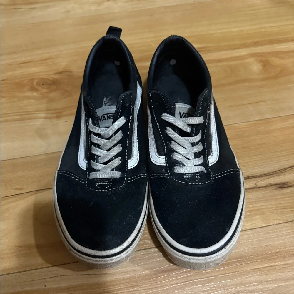 Vans Women’s Slip-On Shoes - Picture 1 of 3